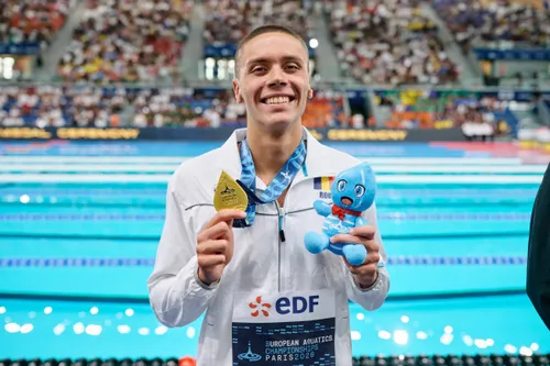 David Popovici a cucerit medalia de aur la 200 metri liber, la Campionatele Europene de la Paris (FOTO: Raed Krishan / GOLAZO.ro)
