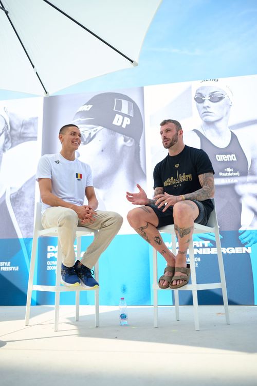 Kyle Chalmers l-a intervievat pe David Popovici (foto: Raed Krishan/GOLAZO.ro)