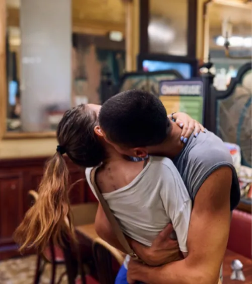 „Îmi cer scuze pentru șiropoșenie”   FOTO.  Mesajul postat de  iubita lui David Popovici  după ce înotătorul a scris istorie la Paris