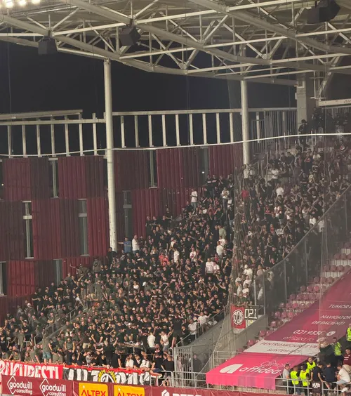 Doar Rasism București!   VIDEO+FOTO.  Rapid - Dinamo,  aceeași atmosferă plină de ură