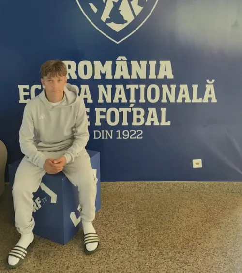 Alex Nicorici, în cantonamentul FRF de la Buftea (instagram alex_nicorici10)