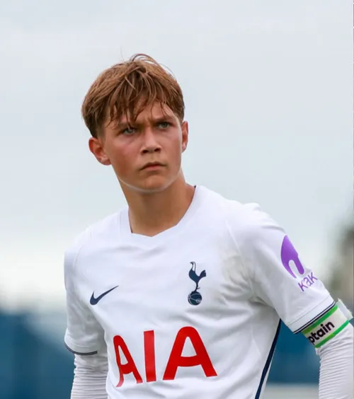 „Limbaj vulgar și bullying”  Scrisoarea părinților unui  supertalent de la Tottenham  care a refuzat Republica Moldova și a ales România