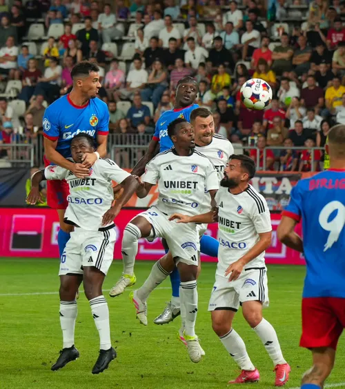 FCSB urcă pe primul loc  Roș-albaștrii obțin o  victorie spectaculoasă  cu FC Botoșani. Bîrligea, descătușat!