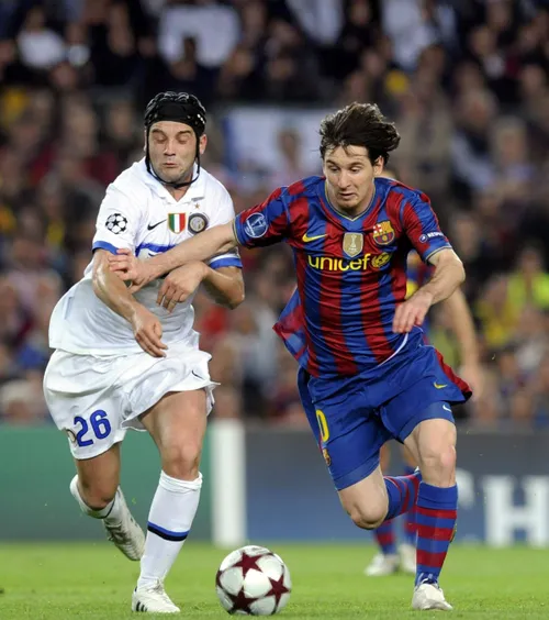 „Ce tackling i-a făcut lui Messi!”  Stoperul lui Inter Milano  își amintește de Chivu jucător.  Care e lucrul pe care nu-l uită!