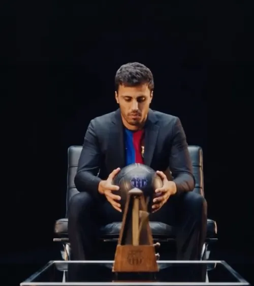 Rodri, prezentare spectaculoasă   VIDEO+FOTO:  Cum a anunțat Barcelona  transferul  starului spaniol: „Stăpânul spațiului și al timpului”