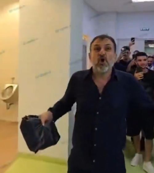 Becali de Albania!   FOTO+VIDEO.  Patronul  a vărsat o pungă plină cu bani  în vestiar, după ce echipa sa a umilit călăul FCSB