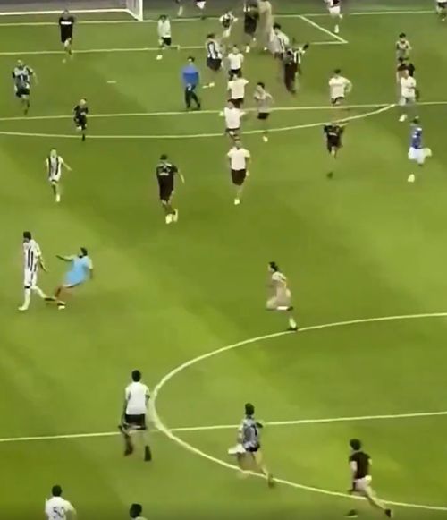 Federico Gatti, accidentat de un fan într-un amical al lui Juventus. Foto: captură X/@IFTVofficial