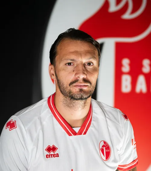 Vasile Mogoș, din nou în Italia  Internaționalul român  și-a găsit echipă  după despărțirea de Universitatea Craiova  