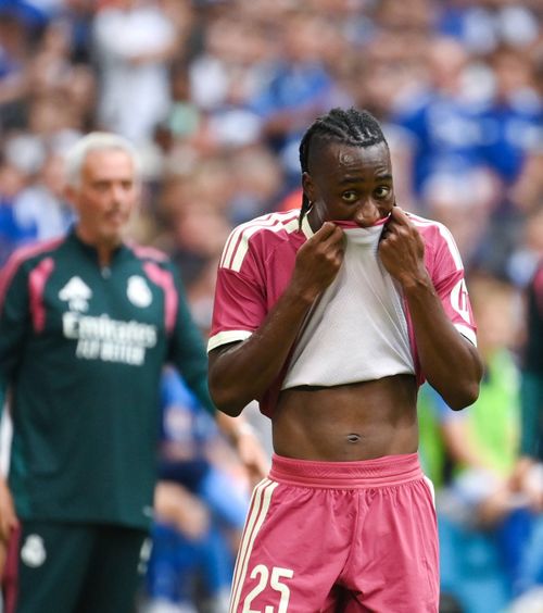 „Sunt gata să mor pentru Mourinho”    Yan Diomande  a uimit la primele declarații după transferul la Real Madrid: „S-a trezit la 5 dimineața pentru mine”