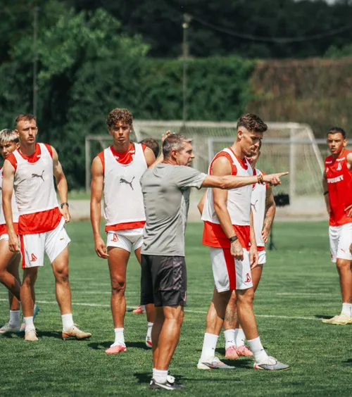 Conferință Dinamo   LIVE de la 12:30  » Campos și Pascual prefațează meciul cu U Cluj