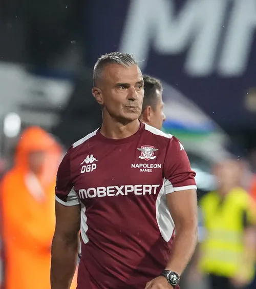 Exil pentru Pancu  Suspendarea i-a schimbat drumul!  Ce a făcut antrenorul Rapidului  după ce a ajuns la stadion