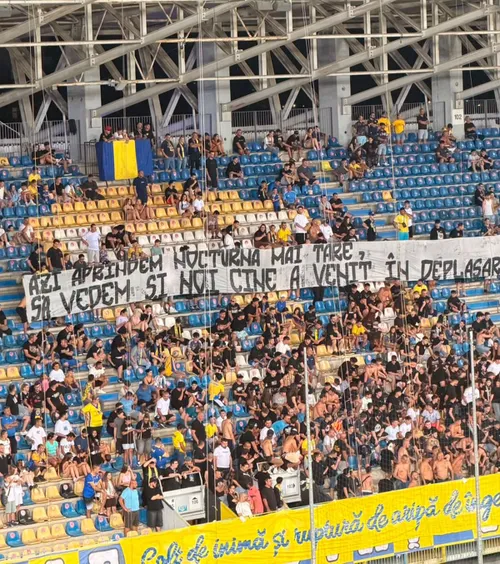 Derapaje în tribune la Petrolul - Rapid!   VIDEO:   Scandări rasiste repetate  și mesajul controversat afișat de ploieșteni! Avertismentul a fost complet ignorat