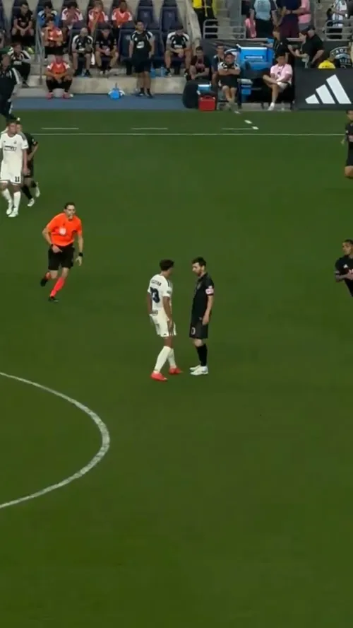 Momentul în care Messi l-a lovit pe Quinn Sullivan / foto: capturi video X/USMNT Only