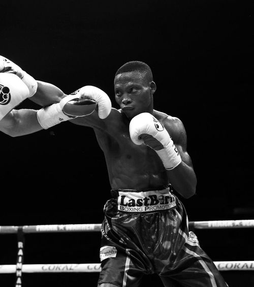Împușcat în fața casei  Fostul dublu campion mondial la box,  ucis într-un atac armat.  A fost victima unei ambuscade