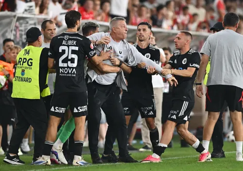 Cristiano Bergodi, eliminat după meciul Dinamo - U Cluj. Foto: Raed Krishan/GOLAZO.ro