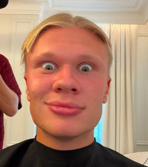 Haaland șochează   FOTO.  Norvegianul  și-a schimbat radical look-ul!  Cum arată acum + Ibrahimovic, reacție fabuloasă: „Blochează-mă”