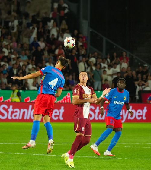 Șumudică râde de FCSB   VIDEO.   Surpriză imensă în Gruia!  Abia intrată în insolvență, CFR bate singura echipă neînvinsă din Liga 1