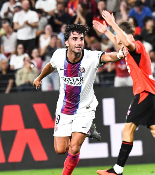 Salvatorul Ferran Torres   FOTO.  Atacantul a debutat cu o „dublă” la PSG și  a evitat o umilință   pentru campioana Europei