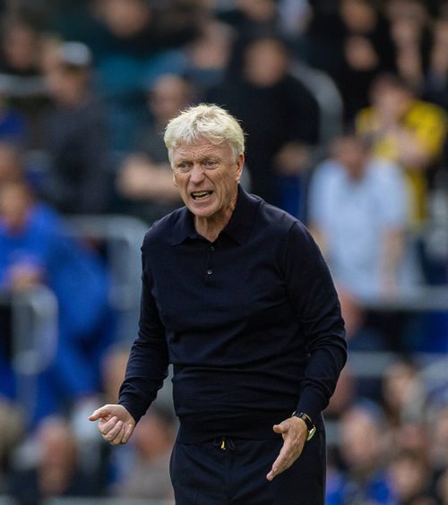 „Sunteți chiar atât de bătuți în cap?”  Întrebarea care  l-a enervat pe David Moyes:  „Tu ce ai răspunde?”