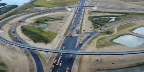 VIDEO | Miracolul pe care îl vom trăi de săptămâna viitoare: conducem de la București la Bacău doar pe autostradă, pe A3 până la Ploiești și pe A7 până la destinație