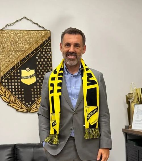 Kopic a semnat   FOTO:  Fostul antrenor al lui Dinamo,  prezentat oficial  la noua sa echipă » Când va debuta