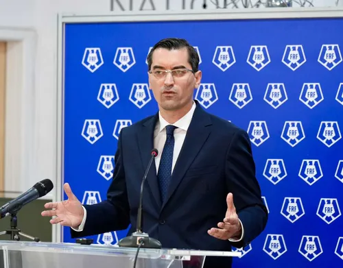 Răzvan Burleanu, la conferința de presă de la Mogoșoaia. Foto: Iosif Popescu/GOLAZO.ro