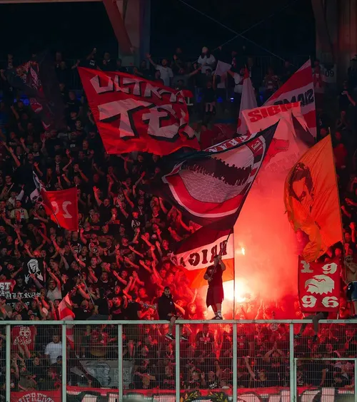 Câte abonamente a vândut Dinamo   „Câinii” vor să recupereze din pierderi, după  mutarea meciului cu FCSB  pe „Arc”