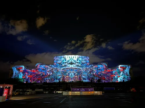 iMapp Bucharest revine cu o nouă ediție în Piața Constituției, în weekendul 19-20 septembrie. Lucrările de video mapping a șapte artiști vor fi proiectate pe Parlament