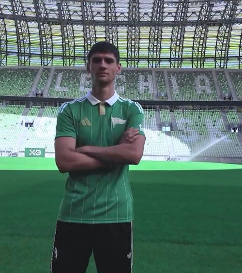 Blănuță, prezentat oficial   VIDEO.  Atacantul român a dat lovitura:  „Va câștiga mai mult decât la Dinamo Kiev”