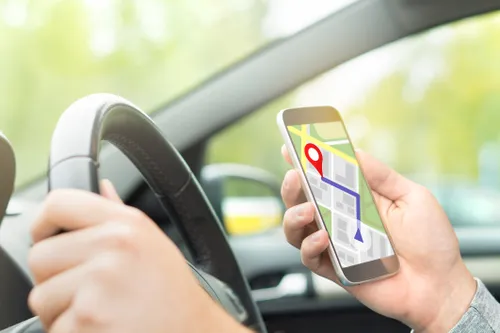 Șoferii din București și nu numai au o nouă aplicație gratuită de navigare. InfoTraffic oferă informații despre accidente, obstacole sau aglomerație