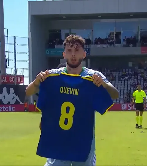 Ianis Stoica, gest emoționant   Fotbalistul român i-a dedicat primul gol din acest sezon lui Quevin Castro, jucătorul care  a murit pe teren sub privirile sale