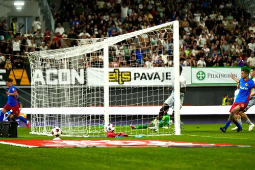 FCSB - UTA Arad, în etapa #7 din Liga 1 (FOTO: Iosif Popescu / GOLAZO.ro)