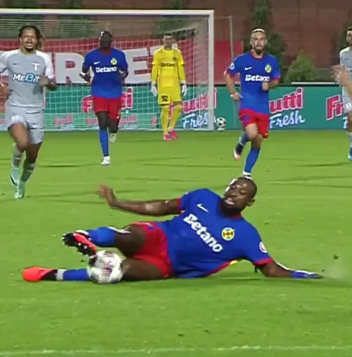 „La revedere, Garita!”   FOTO.   Momentul în care atacantul FCSB  s-a făcut de râs cu UTA:  „Va fi schimbat! Poate și reziliază”