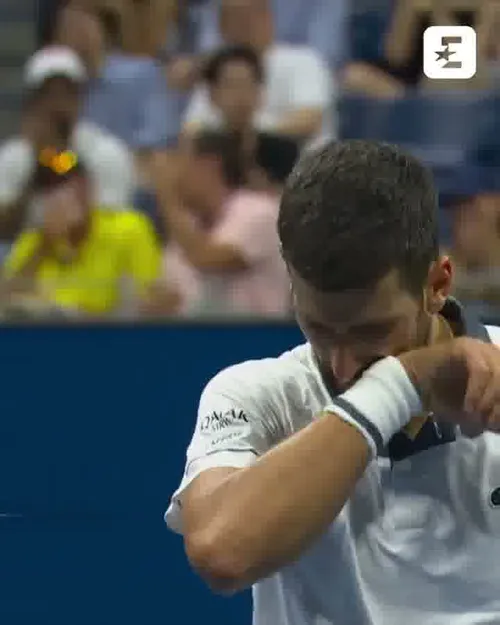 Novak Djokovic, în lacrimi în timpul meciului cu Mariano Navone de la US Open. Foto: captură X / @eurosport_fr