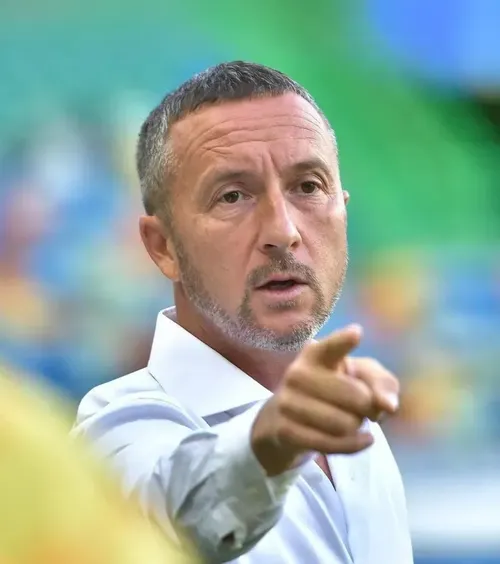 Scandalul continuă la FCSB  Mihai Stoica, după ce Tănase l-a făcut „smardoi”:  „E obraznic!”  + Becali îl acuză că a vrut să distrugă clubul