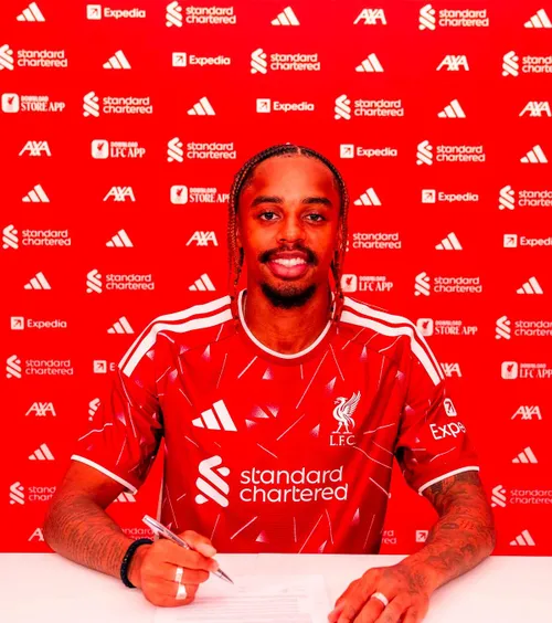 Bradley Barcola a semnat  Prezentat oficial la  Liverpool!  Suma plătită de „cormorani” lui PSG