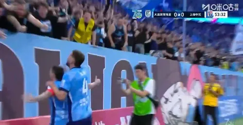 Golul marcat de Nicolae Stanciu în Cupa Chinei. Foto: Captură X/@football_t69515