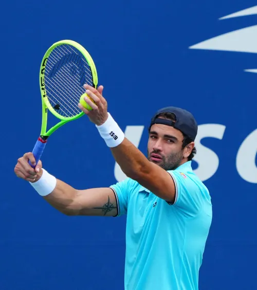 „Îți ucidem familia”  Berrettini spune că a primit amenințări cu moartea de la pariori »  Controversă după  anunțarea noului sponsor al US Open