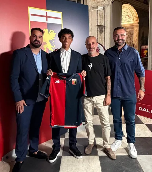 Șucu l-a transferat pe fiul lui Robinho  Impresarul care a intermediat  mutarea la Genoa  dezvăluie, pentru  GOLAZO.ro,  detaliile afacerii