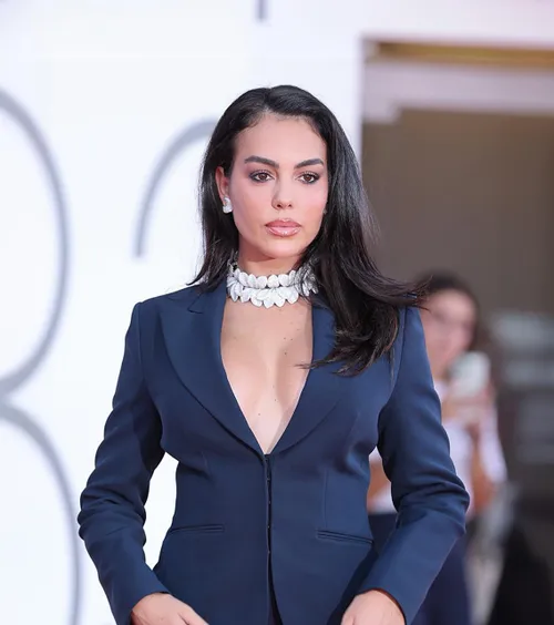 Lux fără limite pentru soția lui Ronaldo!   FOTO:  Apariție extravagantă la Veneția:  accesoriul care costă cât o casă!