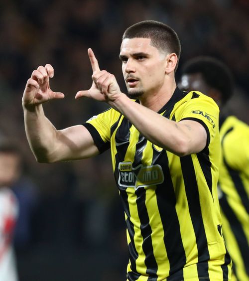 Răzvan Marin nu iartă nimic   VIDEO.  Mijlocașul  a înscris din nou  pentru AEK Atena!