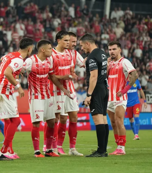 „L-ați văzut cum făcea?”  Dinamovistul  ironizat după Derby de România:  „Parcă era  Lovin cu bricheta,  așa fugea după Kovacs!”