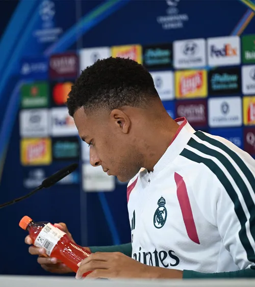Mbappe, ca Ronaldo   VIDEO:  Gestul făcut de starul lui  Real Madrid,  înaintea meciului cu Inter din Liga Campionilor