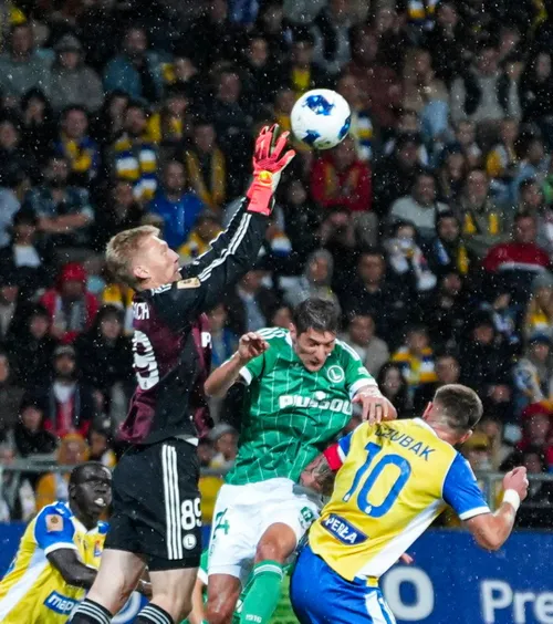 Hagi, cu ochii pe Polonia   Doi portari-stranieri în mare formă  ar putea intra în calcule pentru Liga Națiunilor