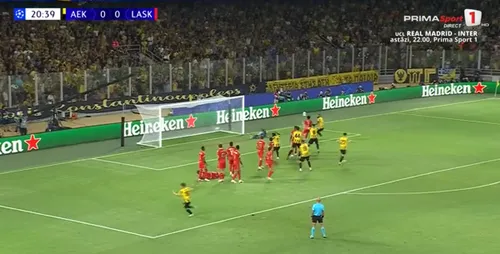 AEK Atena - LASK Linz. Golul spectaculos al lui Răzvan Marin. Foto: captură Prima Sport