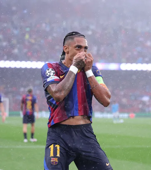 Raphinha a intrat în istorie   FOTO.  Brazilianul a bifat  o performanță incredibilă  la debutul Barcelonei în Liga Campionilor