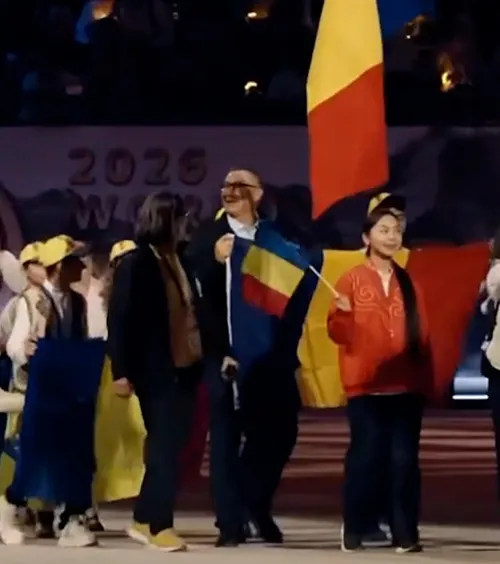 A defilat în fața lui Putin   Victor Ponta  a purtat tricolorul la Jocurile Mondiale ale Nomazilor: „Nu am avut nicio întâlnire cu oficiali ruși”