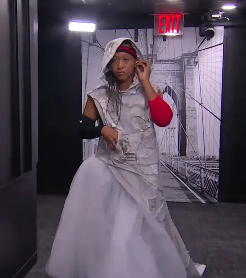 „Mi se rupe dacă nu vă place de mine”   Naomi Osaka  le răspunde contestatarilor după ținutele spectaculoase de la US Open: „E în sângele meu!”