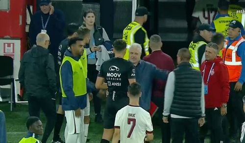 Marius Șumudică a refuzat să dea mana cu Ovidiu Burcă după Sepsi - CFR Cluj Foto captură VIDEO Prima Sport .jpeg