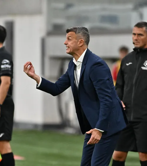 „De ce să pună presiune pe arbitri?”   Burcă a dezvăluit  ce l-a supărat pe Șumudică  la pauză: „Asta i-am zis”